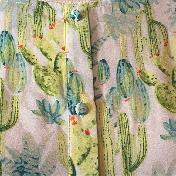 Torrid Abby White Green Cactus Georgette Blouse‎ Size 2/2X #15046572 - Picture 4 of 9